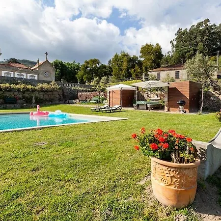 Torre Histórica com Piscina- Casa de Sequeiros Apartamento