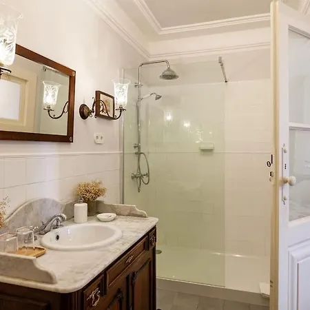 Apartment Romantic Historic Tower With Pool And Gardens