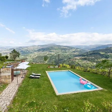 Torre Histórica com Piscina- Casa de Sequeiros Apartamento Baião